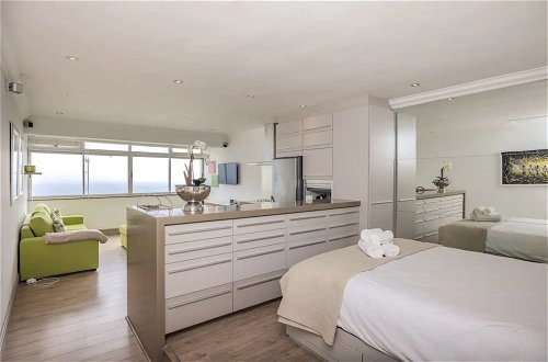 Photo 1 - Spacious Studio Apartment With Full Ocean View at Mouille Point