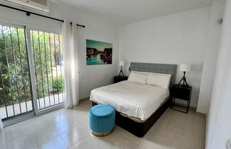 Foto 3 - Villa Scenic with Private Pool- Sleeps 8