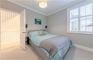 Photo 3 - Stunning 2 Bedroom Flat With a Garden in Barnes