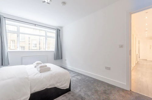 Photo 12 - Spacious and Central 4 Bedroom Flat - West Kensington