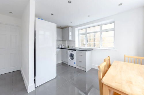 Photo 17 - Spacious and Central 4 Bedroom Flat - West Kensington