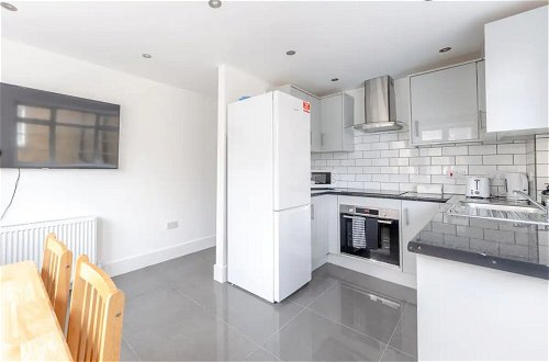 Photo 16 - Spacious and Central 4 Bedroom Flat - West Kensington