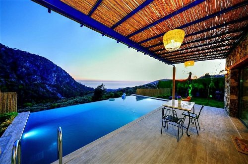 Foto 6 - Honeymoon Villa With Private Pool