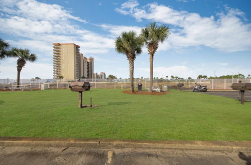 Foto 42 - Tranquil Condo With Multiple Pools on White Sands