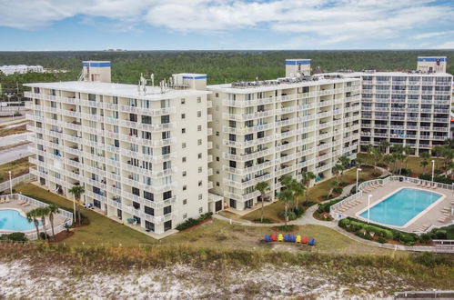 Foto 3 - Tranquil Condo With Multiple Pools on White Sands