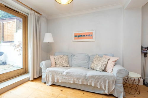 Photo 14 - Lovely 1 Bedroom Apartment in Colourful Notting Hill