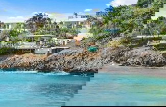 Foto 1 - Gorgeous Beach House Perched Right Over the Ocean