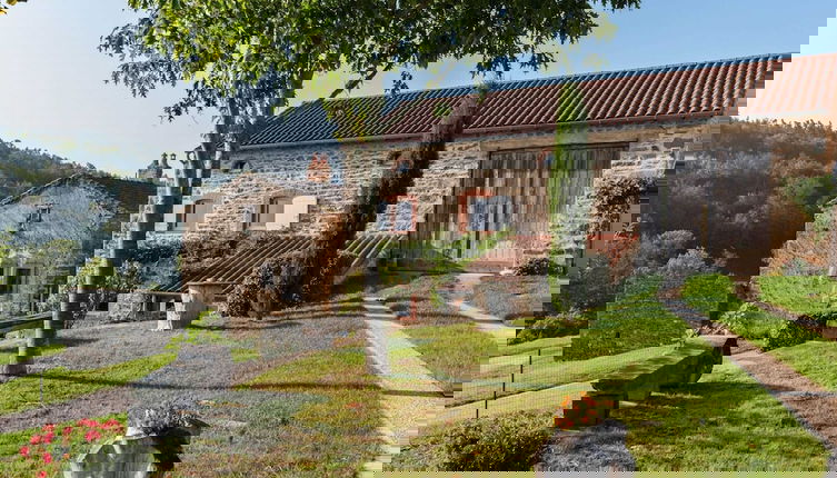 Foto 1 - Holiday Home in Saint-beauzire With Garden and Private Terrace
