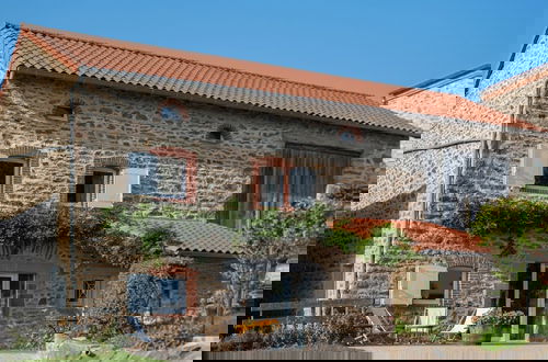 Foto 53 - Holiday Home in Saint-beauzire With Garden and Private Terrace