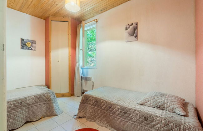 Serene Holiday Home in Les Salelles With Swimming Pool - Foto 10