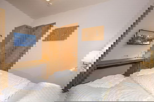 Foto 11 - Modern Apartment With Balcony and Access to Sauna