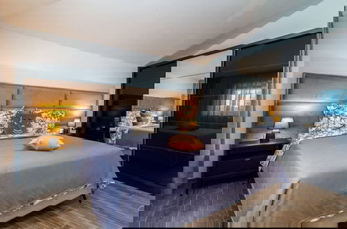 Photo 4 - Luminous Infinity Villa With Pool and Gym