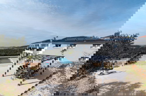 Photo 42 - Luminous Infinity Villa With Pool and Gym