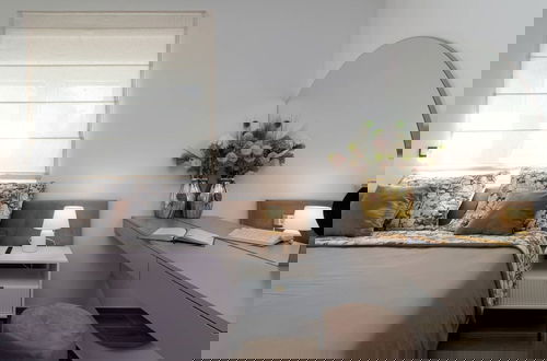 Photo 7 - Luminous Infinity Villa With Pool and Gym