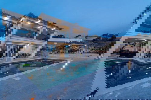 Photo 27 - Luminous Infinity Villa With Pool and Gym