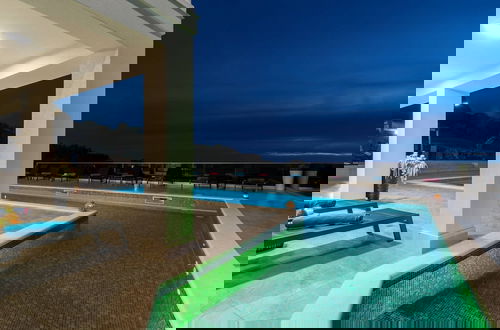 Photo 41 - Luminous Infinity Villa With Pool and Gym