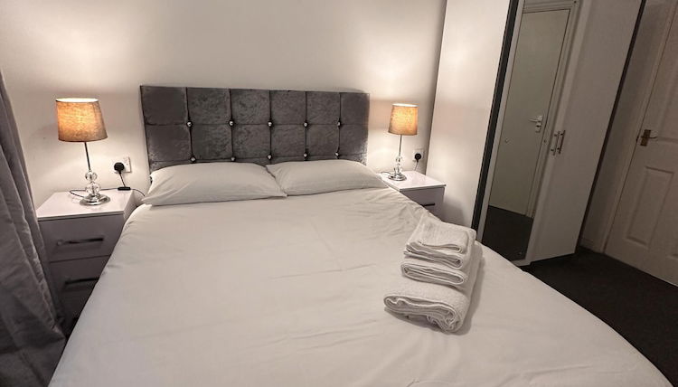 Foto 1 - Captivating 2-bed Apartment in West Bromwich