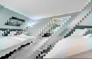 Foto 3 - Bluewater Resort 1205
