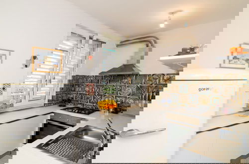 Foto 7 - Apartment Radovan - One-bedroom Apartment With Balcony and Sea View