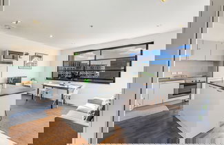 Photo 1 - Modern Retreat In City Centre