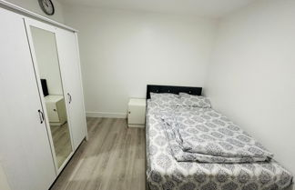 Photo 2 - Immaculate 1-bed Apartment in Harrow