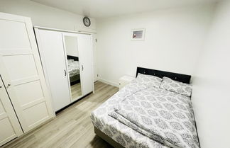 Photo 3 - Immaculate 1-bed Apartment in Harrow