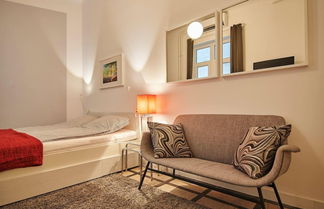 Photo 3 - Super Central Studio Apartment - With Balcony