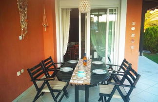 Foto 3 - Sunny Villa Sea View by Travelpro Services