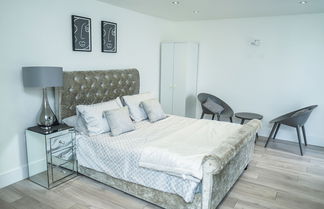 Photo 2 - Luxurious 1 bed Apartment for a Perfect Getaway