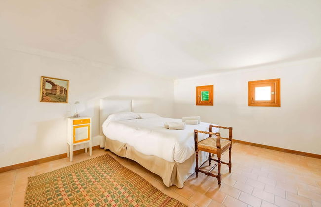 Cozy Stay in Historic Estate - Photo 8