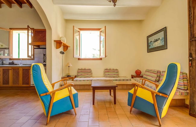 Cozy Stay in Historic Estate - Photo 15