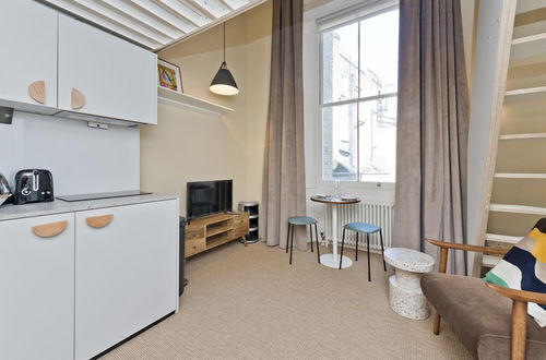 Photo 5 - Mezzanine Flat With Garden Views Near Regents Park