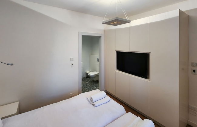 Holiday Luxury Home by FeelHome - Photo 7