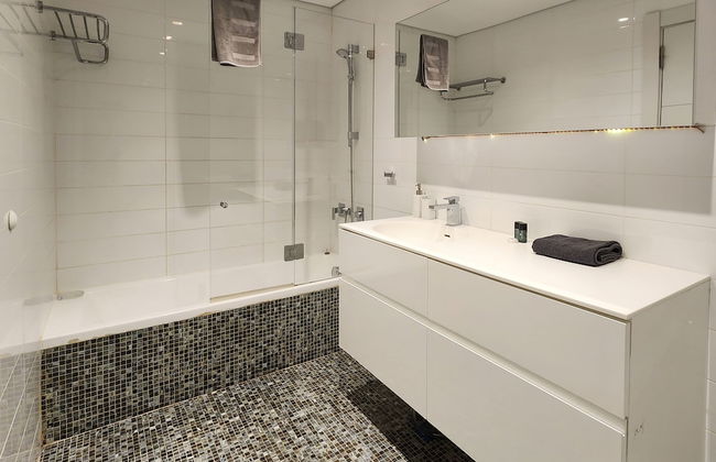 Holiday Luxury Home by FeelHome - Photo 15