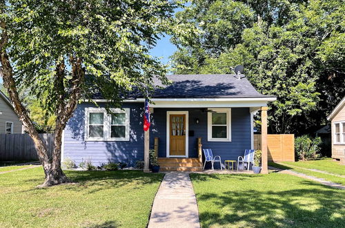 Photo 1 - Central Cottage w/ Grill, 1 Mi to Cajun Field