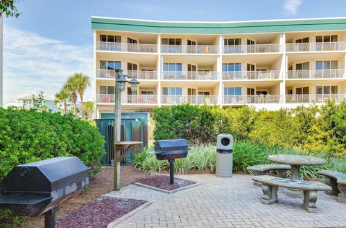 Foto 54 - Stunning 2 Br/2 BA Third Floor Unit Directly On Santa Rosa Beach! Sleeps 6