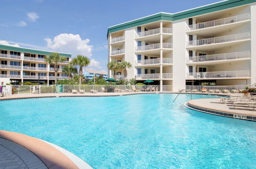 Foto 24 - Stunning 2 Br/2 BA Third Floor Unit Directly On Santa Rosa Beach! Sleeps 6