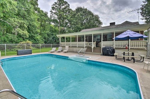 Photo 12 - 'the Oyster Bed' Retreat w/ Pool & Game Room