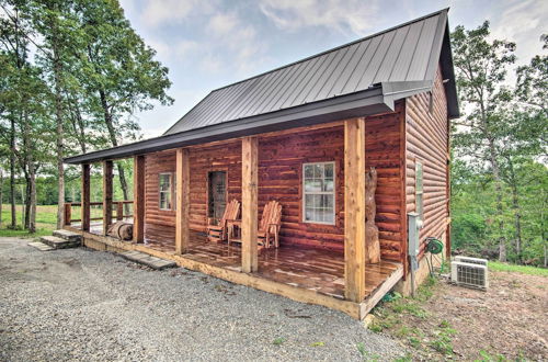 Foto 28 - Secluded Log Cabin With Decks, Views & Lake Access