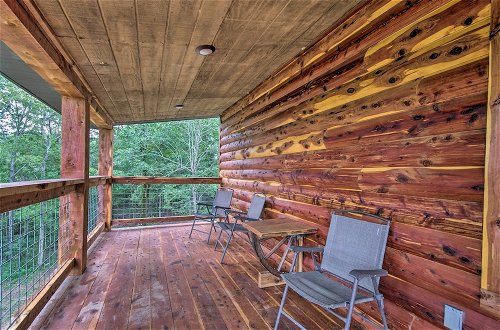 Foto 15 - Secluded Log Cabin With Decks, Views & Lake Access