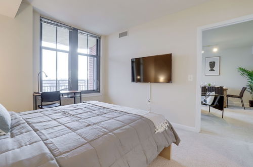 Photo 9 - Fantastic 2BR Condo at Pentagon City