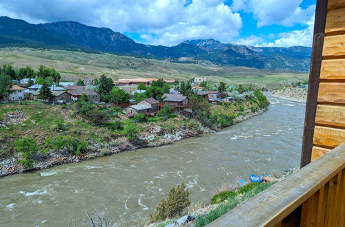 Foto 7 - Yellowstone Treasure Guesthouses on the River