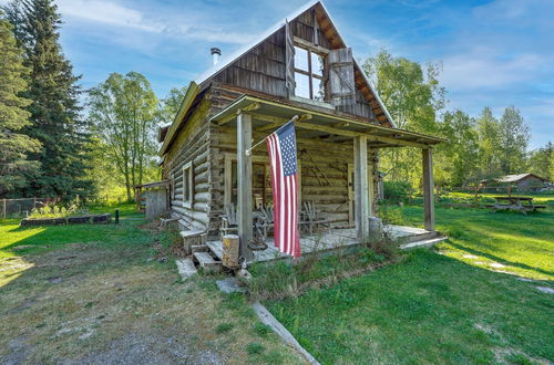 Foto 8 - Historic Century-old Cabin in Downtown Hope