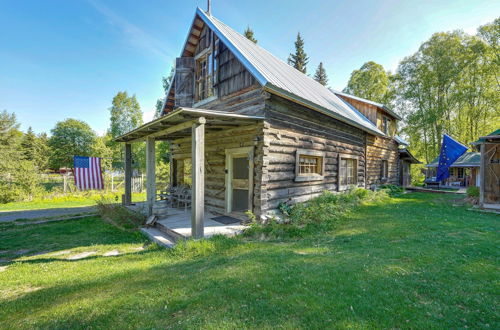 Foto 23 - Historic Century-old Cabin in Downtown Hope