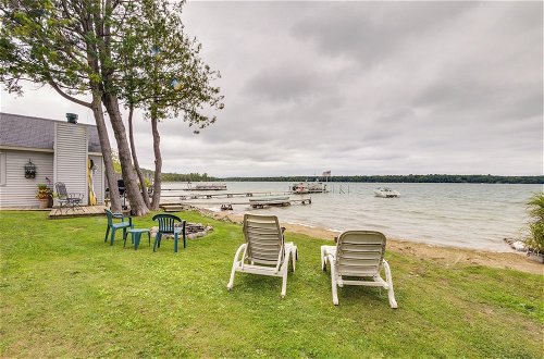 Foto 9 - Charming Nautical Cottage on Little Traverse Lake