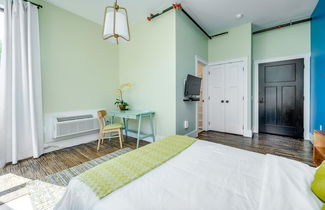 Photo 2 - Private Suite in Historic Austin B&b: Sleeps 2