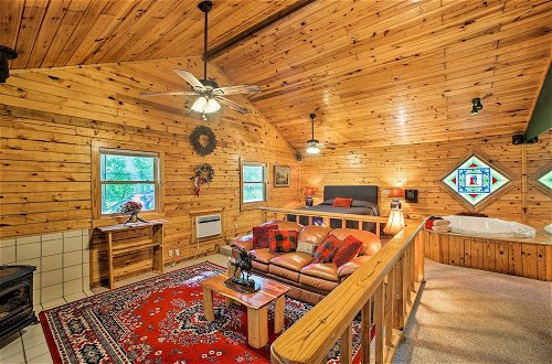Foto 3 - Secluded Studio w/ Deck, ~8 Miles to Beaver Lake