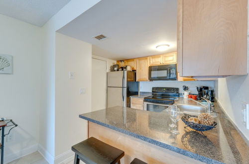 Photo 15 - Updated Sienna Park Condo - 4 Miles to Siesta Key