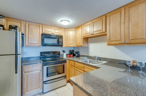 Photo 9 - Updated Sienna Park Condo - 4 Miles to Siesta Key