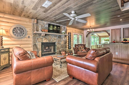 Photo 20 - Chic Sevierville Cabin w/ Hot Tub & Mountain Views
